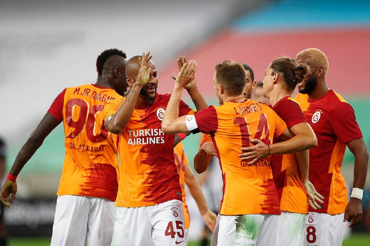 Gs Hajduk Maç Özeti, Kritikleri ve Golleri Spor Smart İzle!