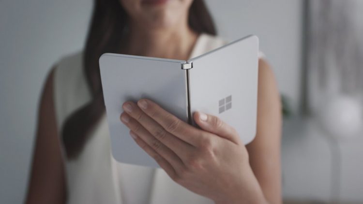 Microsoft Surface Duo: Kablosuz Şarj Yok, 5G Yok, Bir Kamera, Android 10 Var..