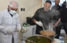 Gümüşhane'nin 21 Yıllık Ramazan Geleneği: Yoldan Geçen Herkese Sıcacık Bir İftar!