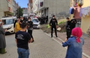 Esenyurt'ta komşular arasında çıkan kavgada 3 kişi yaralandı