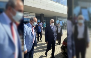 Kovid-19 tedavisi tamamlanan CHP Şanlıurfa Milletvekili Aydınlık hastaneden taburcu edildi