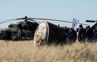 2 Astronot ve 1 Kozmonot Dünyaya Döndü