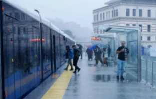 İstanbul İçin AKOM'dan Kritik Uyarı: Hava Sıcaklığı 20 Derece Birden Düşecek!