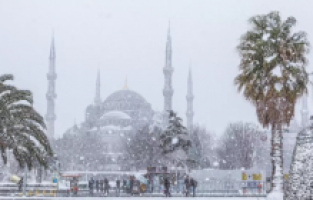 İstanbul İçin AKOM’dan Kritik Uyarı: Sıcaklıklar Çakılacak, Kar Geri Dönüyor!
