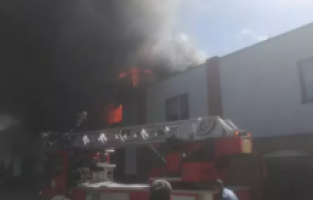 Bolu'da Kereste Fabrikasında Korkutan Yangın! İtfaiye Ekipleri Seferber Oldu