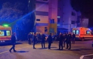 Kuşadası'nda Kanlı Hesaplaşma: Aileler Arasında Silahlı Çatışma!