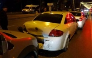 Malatya’da Zincirleme Kaza! 4 Araç Birbirine Girdi, 1 Kişi Yaralandı,