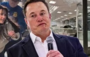 New York’ta Tesla Bayisine Baskın! Protestolar Büyüyor, Polis Müdahale Etti