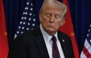 Trump’tan Çin’e Yeni Vergi Darbesi! Gümrük Tarifesi Yüzde 10’dan Yüzde 20’ye Çıkarıldı