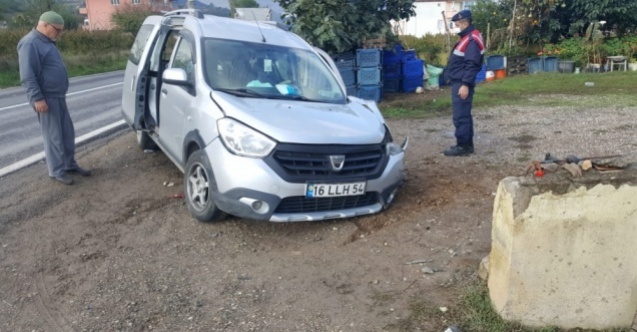 Bilecik'te hafif ticari aracın direğe çarptığı kazada 1 kişi öldü