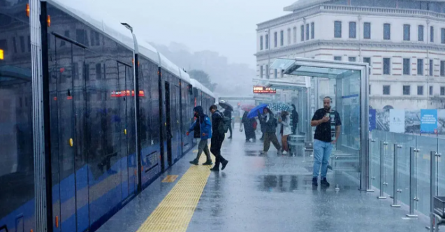 İstanbul İçin AKOM'dan Kritik Uyarı: Hava Sıcaklığı 20 Derece Birden Düşecek!