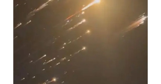 SpaceX'in Dev Roketi Starship Havada Patladı! Florida'da Uçuşlar Aksadı